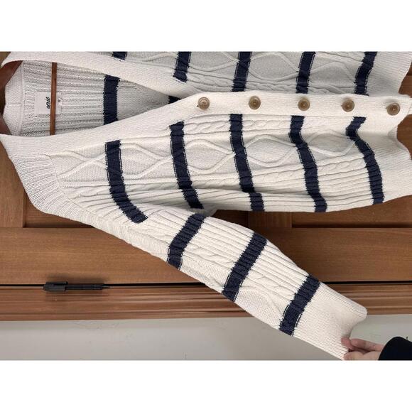Aerie Cable Knit Button Cardigan Sweater Navy & White Women’s Large Oversized - Picture 2 of 10